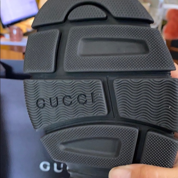 Authentic Gucci Flashtrek BNIB liquid Silver - Picture 13 of 14